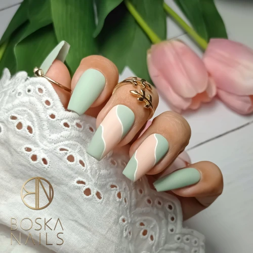 carmi_youngapple_boskanails_lakieryhybrydowe.jpg