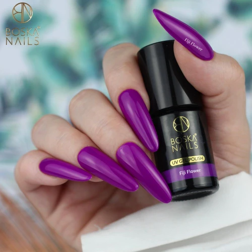 424 boska nails.jpg