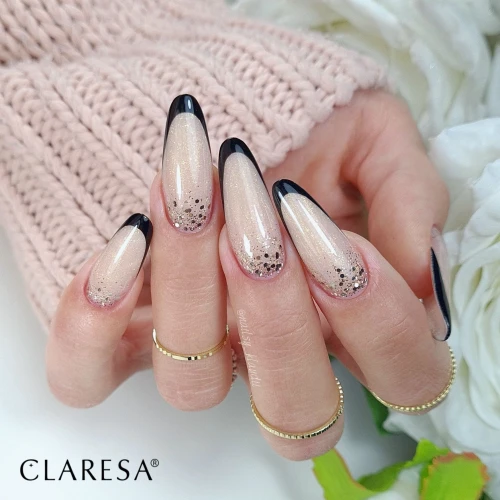 SoftEasy-Champagne,-Winter-Wonderland5--stylizacja-paznokci-z-zelem.jpg