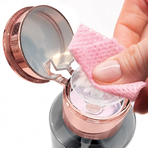 pol_pl_Dozownik-z-pompka-na-plyny-MollyNails-czarny-200-ml-31379_3.jpg
