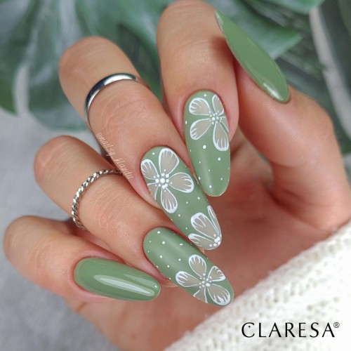 Zielony-manicure-hybrydowy-z-wzorami.-Uzyte-kolory-lakierow-hybrydowych-Gray-205,-Green-801.jpg