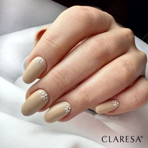 delikatny-manicure-hybrydowy-ze-zdobieniem.jpg