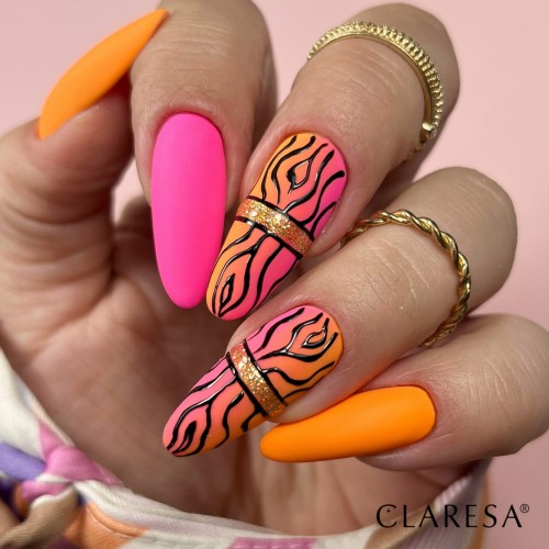 Fluo-3,-5,-Full-Glitter-3,-Paint-Gel-Black-na-dlugich-paznokciach.jpg