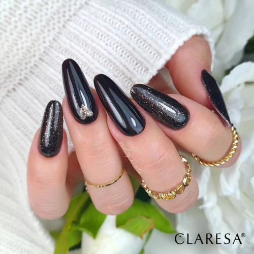 zloty-brokat-Love-Story-1-z--czarnym-Black-900,-stylizacja-paznokci.jpg