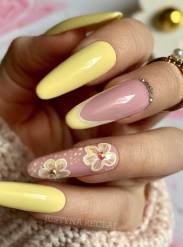 YELLOW YOSHI LAKIER.jpg